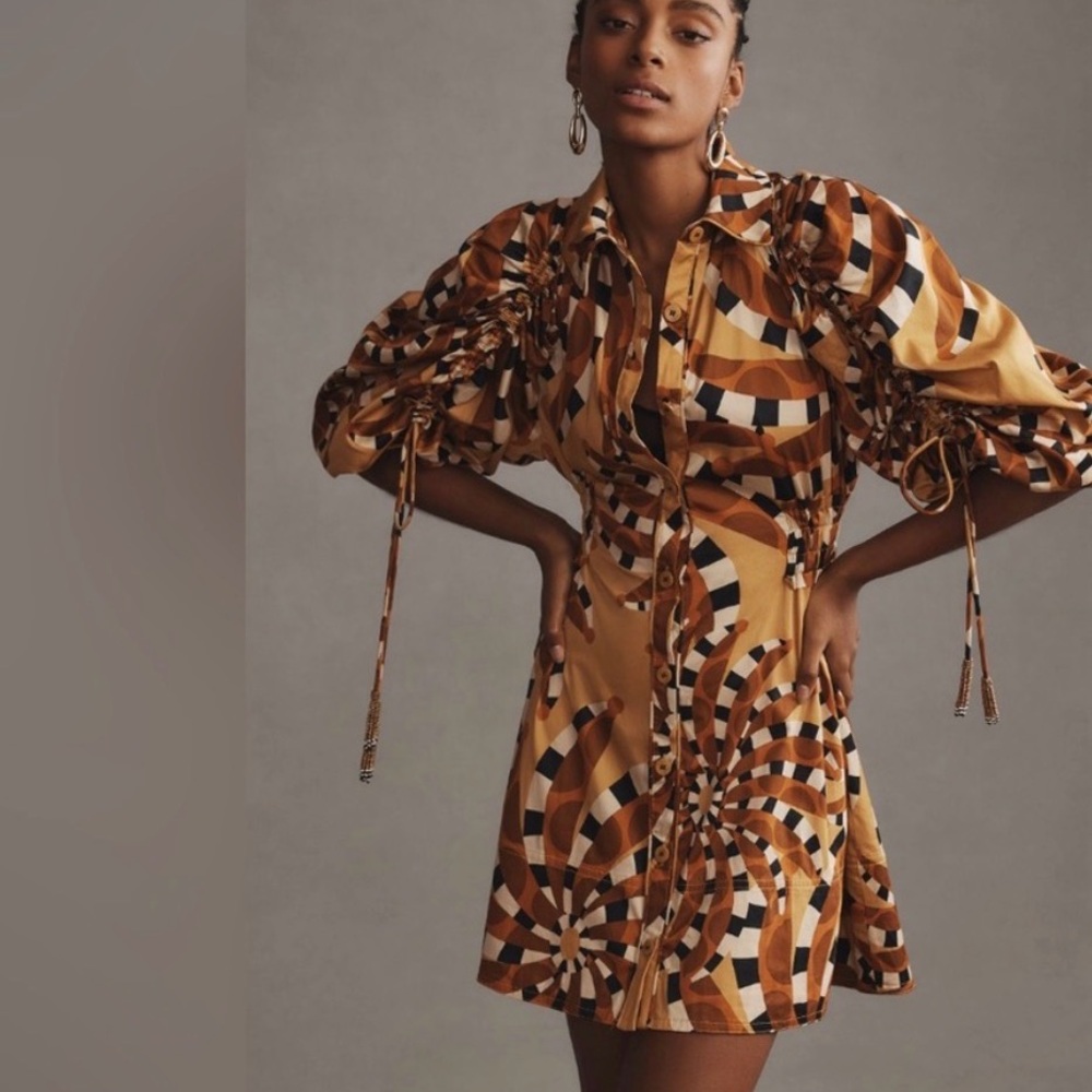 FARM RIO DRESS -Abstract Swirl Button-Up Dress in Tan, Black & White